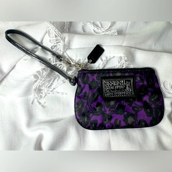 NWOT Coach Poppy Hair Tie in Purple. RARE. The first Coach I ever bought... : r/Coach main image 2